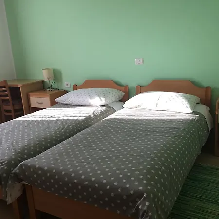 Okrepcevalnica Zemonska Vaga بيت ضيافة إليرسكا بسترتشا