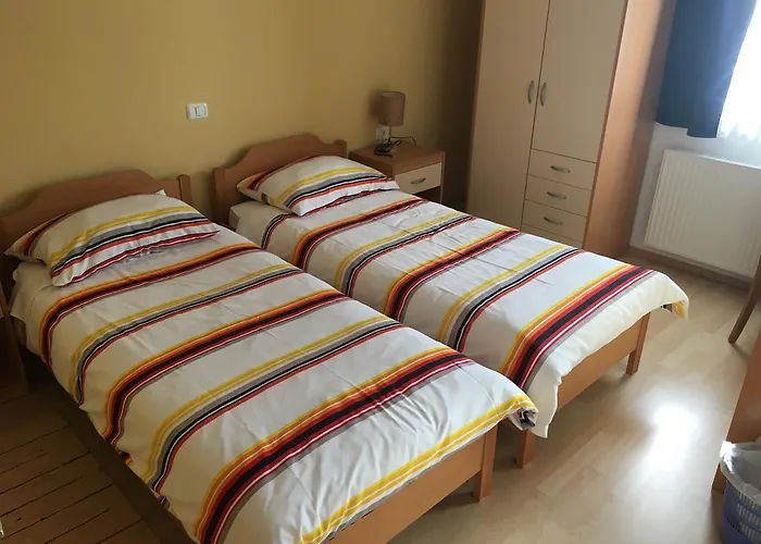 Okrepcevalnica Zemonska Vaga ゲストハウス