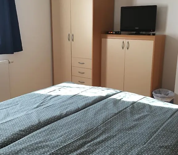 Okrepcevalnica Zemonska Vaga 2* イリルスカ・ビストリツァ